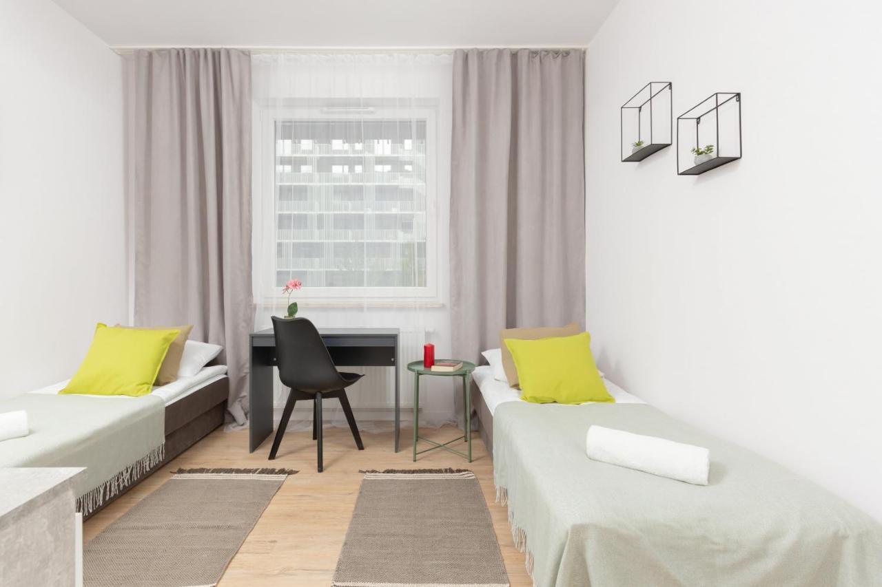 Stacja Wola Apartment Guminska By Noclegi Renters Varsó Kültér fotó