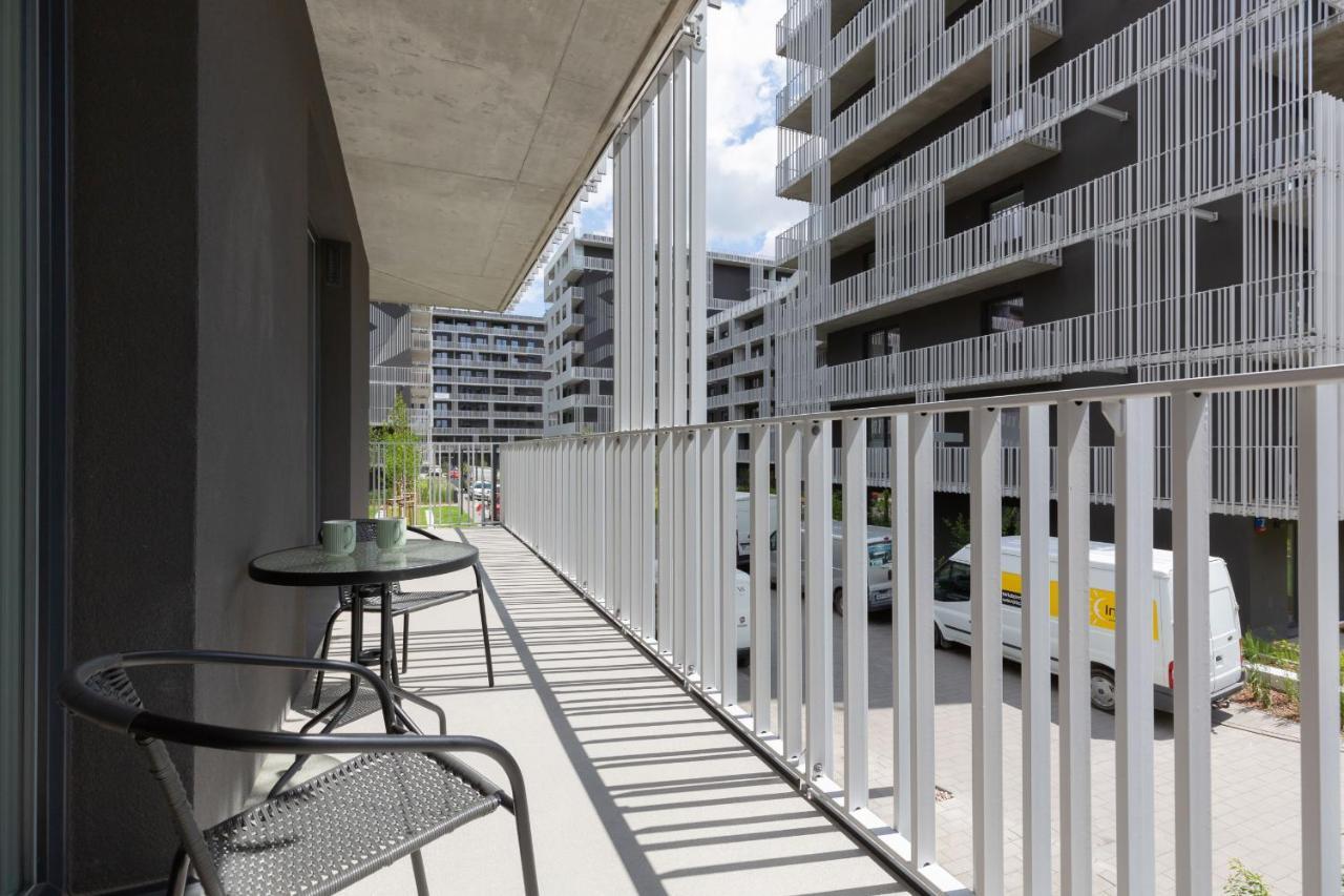 Stacja Wola Apartment Guminska By Noclegi Renters Varsó Kültér fotó