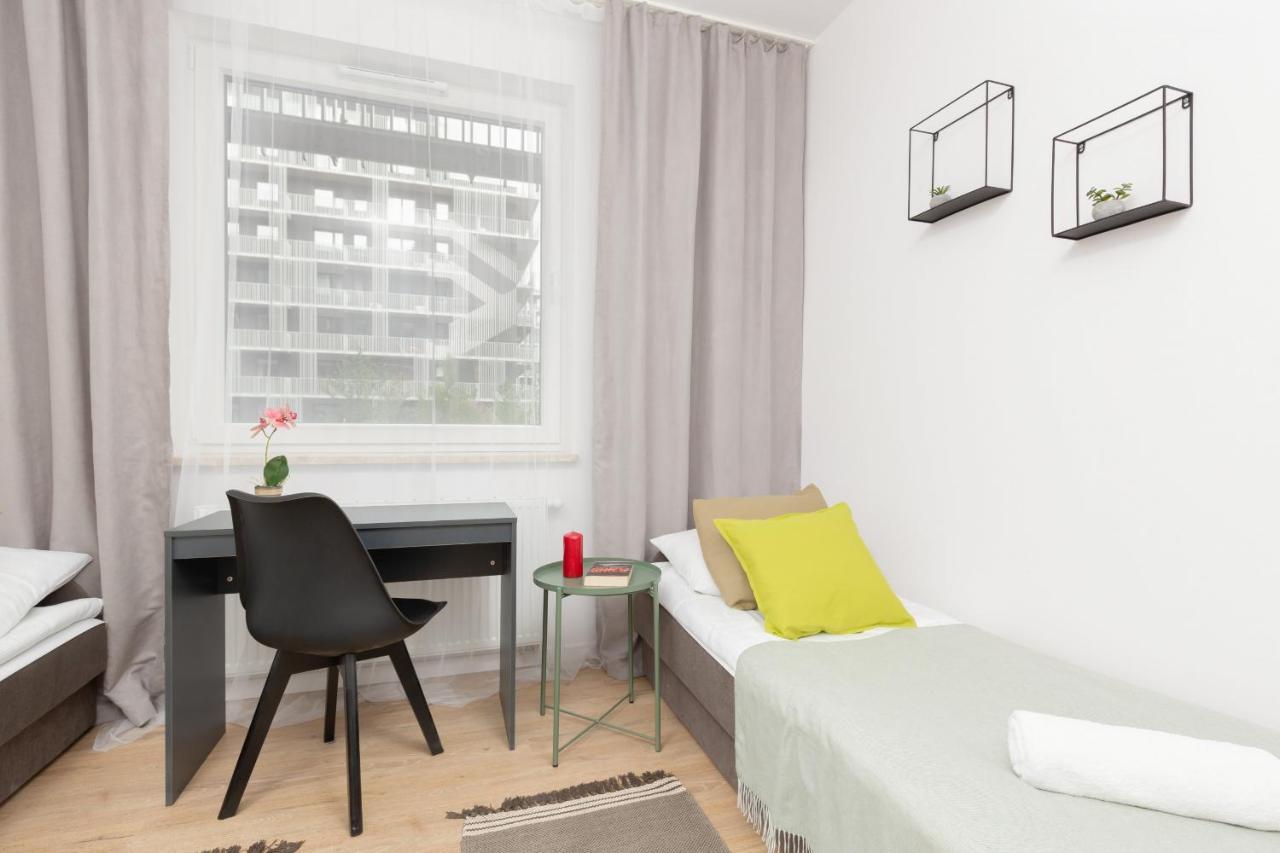 Stacja Wola Apartment Guminska By Noclegi Renters Varsó Kültér fotó