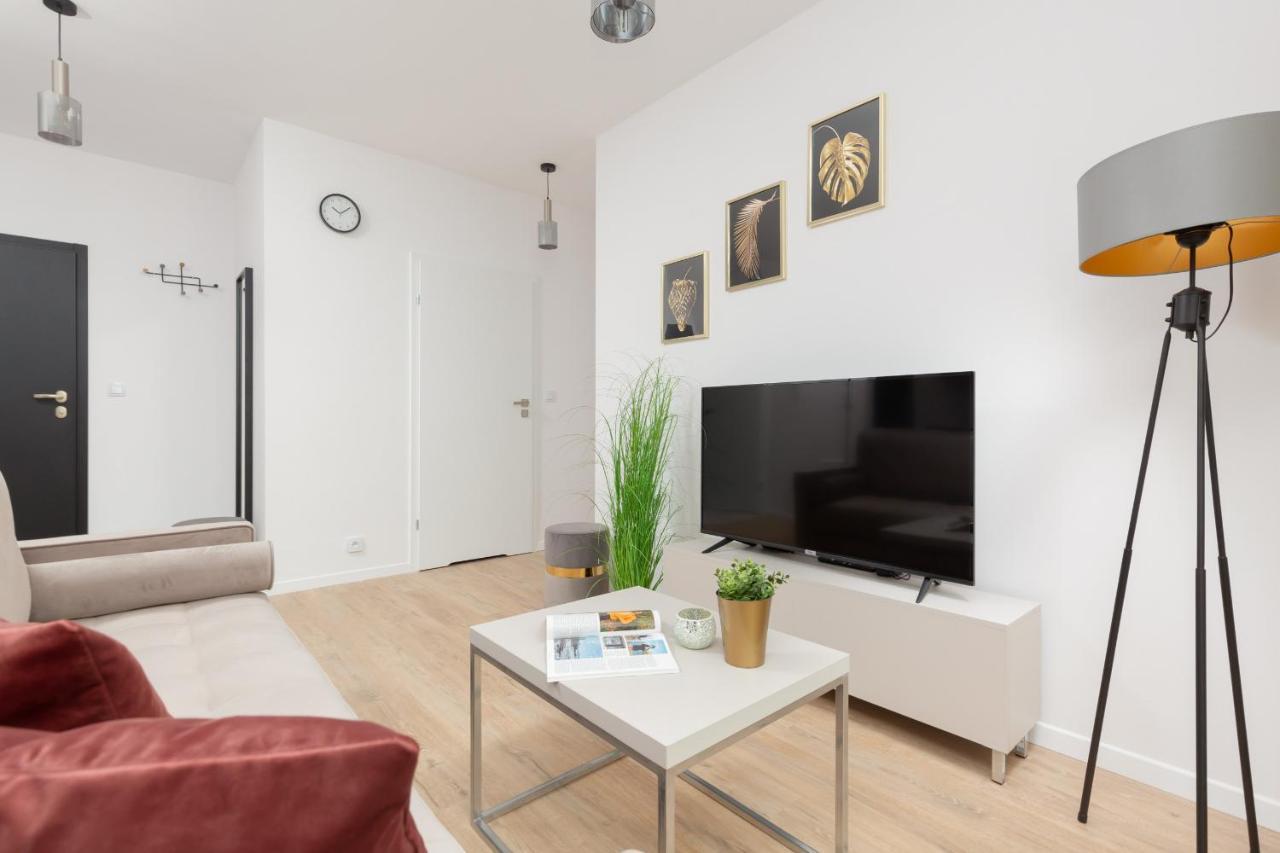 Stacja Wola Apartment Guminska By Noclegi Renters Varsó Kültér fotó
